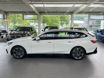 BMW Seria 5 G90-91 Touring 2.0 520d 197KM 2026 BMW Seria 5 Touring 520d xDrive Sport Combi 2.0 (197KM) 2026, zdjęcie 1