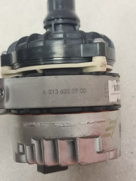 Водяной насос Mercedes W206 63 AMG W254 A0005001901