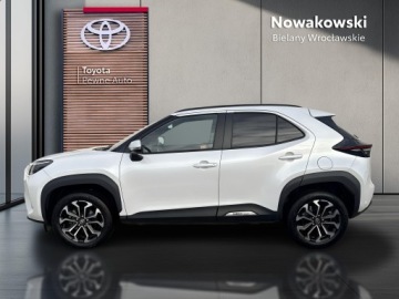Toyota Yaris IV Hatchback 1.5 Hybrid Dynamic Force 116KM 2024 Toyota Yaris Cross Hybrid 1.5 Style Hybrid 1.5 Sty, zdjęcie 3