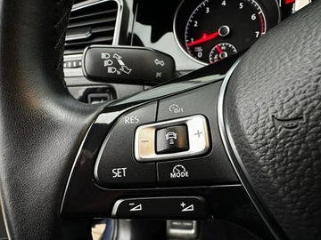 Volkswagen Golf VII Hatchback 3d 1.4 TSI BlueMotion Technology 125KM 2016 Volkswagen Golf Łopatki Grzane fotele Czujniki, zdjęcie 18