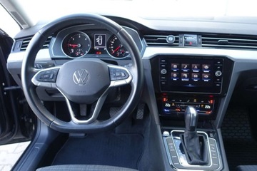 Volkswagen Passat B8 Variant Facelifting 2.0 TDI SCR 150KM 2020 Volkswagen Passat Volkswagen Passat Variant, 1rej 2021, 2.0 TDI 150KM, DSG, zdjęcie 13