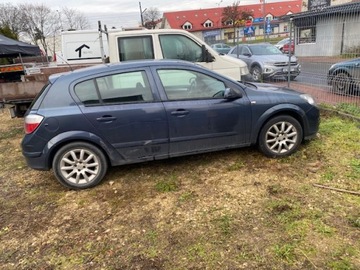 Opel Astra H Hatchback 5d 1.6 Twinport ECOTEC 105KM 2006 Opel Astra 1.6 benzyna+gaz 105KM 2006r, zdjęcie 2