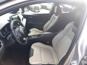 Toyota C-HR I Crossover Facelifting 2.0 Hybrid Dynamic Force 184KM 2019 Toyota C-HR 2.0 Hybrid Selection Toyota C-HR 2.0 H, zdjęcie 24