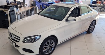 Mercedes Klasa C W205 Limuzyna 180 156KM 2018 Mercedes-Benz Klasa C C180 156KM FV23 W205 1.6 Benzyna 156KM, zdjęcie 2