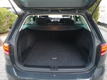 Volkswagen Passat B8 Variant 2.0 TDI BlueMotion SCR 150KM 2018 Volkswagen Passat 2.0 TDI 150KM Klimtron Navi, zdjęcie 24