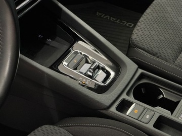 Skoda Octavia III Kombi Facelifting 2.0 TDI 150KM 2020 Skoda Octavia Style / HUD / Ambiente / Kamera cofa, zdjęcie 7
