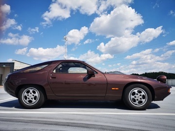 Porsche 928 4.4 241KM 1982 Porsche 928 z Japonii