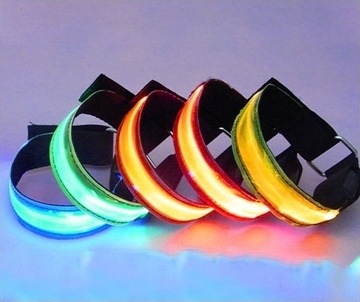 СВЕТЯЩАЯСЯ СВЕТООТРАЖАЮЩАЯ ЛЕНТА РЕМЕНЬ СО СВЕТОДИОДОМ Светоотражающая застежка на липучке Ошейник для рук на ногах