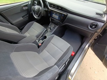 Toyota Auris II Touring Sports Facelifting 1.8 Hybrid 136KM 2017 Toyota Auris 1.8 Hybrid 129tys km !, zdjęcie 15