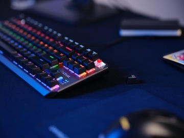 ИГРОВАЯ КЛАВИАТУРА TKL SMALL RGB МЕХАНИЧЕСКАЯ