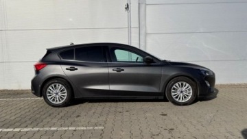 Ford Focus IV Hatchback 1.0 EcoBoost 125KM 2019 Ford Focus 1.0 EcoBoost 125KM MT6 Titanium Salon PL ASO Pierwszy wlasciciel, zdjęcie 4