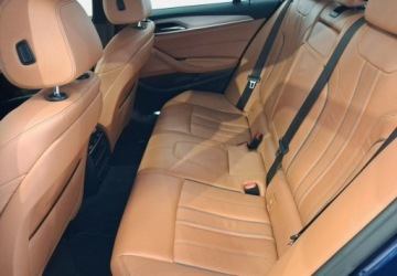 BMW Seria 5 G30-G31 Touring 540d 320KM 2019 BMW Seria 5 VAT 23 d Touring M sport 320KM automat 4x4 20192020 r., salon, zdjęcie 12