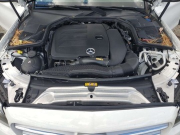 Mercedes Klasa C W206 2021 Mercedes-Benz Klasa C 300 4Matic 2021 2.0l 2.0 Benzyna 255KM, zdjęcie 6