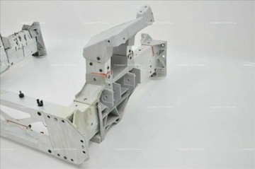 Aston Martin Vantage 4.7 przednia rama pomocnicza