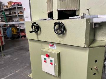 Торцовочная пила с двойной пилой Brevetti B84 для рам