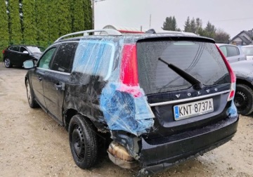 Volvo V70 III Kombi Facelifting 2.0 D3 DRIVE-E 150KM 2015 Volvo V70 2015r 2.0 Diesel. Uszkodzony lewy tyl. Jezdzi. 2.0 Diesel 150KM, zdjęcie 3