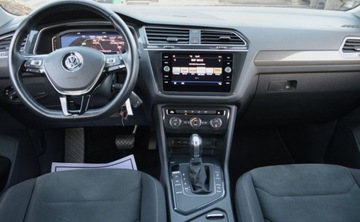 Volkswagen Tiguan II SUV 2.0 TDI 150KM 2019 Volkswagen Tiguan 2,0 TDI 150 KM DSG FULL LED BI-Xenon Nawigacja HIGH-LINE, zdjęcie 19