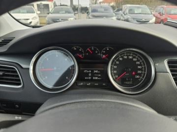 Peugeot 508 I SW Facelifting 2.0 BlueHDi 150KM 2015 Peugeot 508 SW 2,0 diesel 150KM nawigacja, zdjęcie 12