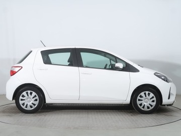 Toyota Yaris III Hatchback 5d Facelifting 2017 1.0 VVT-i 72KM 2020 Toyota Yaris 1.0 VVT-i, Salon Polska, zdjęcie 5