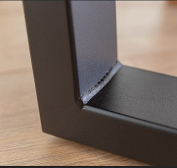 Металлический журнальный столик в стиле лофт