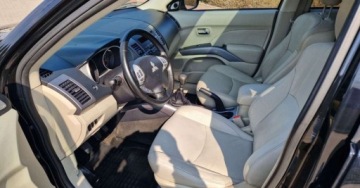 Mitsubishi Outlander II 2.0 DID DOHC 140KM 2007 Mitsubishi Outlander Mitsubishi Outlander 2.0 DI-D 4WD Invite 2.0 Diesel, zdjęcie 9