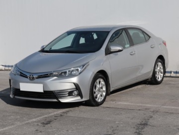 Toyota Corolla XI Sedan Facelifting 1,6 Valvematic 132KM 2017 Toyota Corolla 1.6 Valvematic, Salon Polska, zdjęcie 1