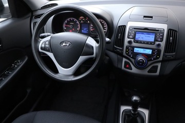Hyundai i30 I CW 1.6 DOHC CVVT 126KM 2008 Hyundai i30 1.6 CVVT, Salon Polska, Klima, zdjęcie 6