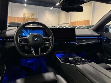 BMW Seria 5 G90-91 Sedan Plug-In 3.0 50e 489KM 2025 BMW Seria 5 550e xDrive Sport Sedan 3.0 (489KM) 2025, zdjęcie 5