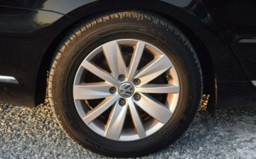 Volkswagen Passat B7 Variant 2.0 TDI CR DPF BlueMotion 140KM 2014 Volkswagen Passat 2.0TDI 4x4 Navi 2 KPL KOL Oryginal lakier Grzane FoteleS, zdjęcie 5