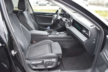 Volkswagen Passat B8 Variant Facelifting 2.0 TDI SCR 150KM 2024 Volkswagen Passat Variant 2.0TDI 150KM Elegance IQ.Drive HAK Masaz ACC Kam, zdjęcie 36