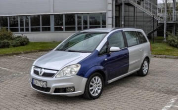 Opel Zafira B 1.8 ECOTEC 140KM 2009 Opel Zafira 1,8 (140KM) LPG 2009 r. Lift 7-osobowy 1.8 BenzynaLPG 140KM, zdjęcie 5