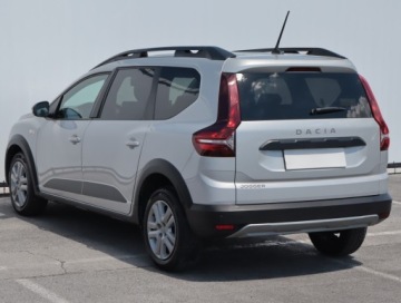 Dacia Jogger 1.0 TCe 110KM 2022 Dacia Jogger 1.0 TCe, Salon Polska, Serwis ASO, zdjęcie 3