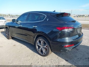 Maserati Levante 2022 Maserati Levante GT 2022 3.0l 3.0 Benzyna 345KM, zdjęcie 3