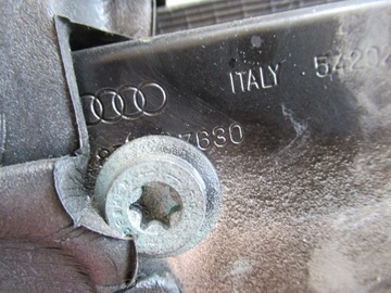 AUDI A3 8P 3D RÁMEČEK DVEŘE PRAVÝ PŘEDNÍ 8P3837630