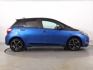 Toyota Yaris III Hatchback 5d Facelifting 2017 1.5 Dual VVT-iE 111KM 2017 Toyota Yaris 1.5 Dual VVT-i, Salon Polska, zdjęcie 5