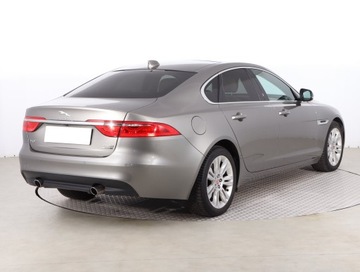 Jaguar XF II Sedan 2.0 i4D 240KM 2017 Jaguar XF 25d AWD, Salon Polska, Serwis ASO, zdjęcie 4