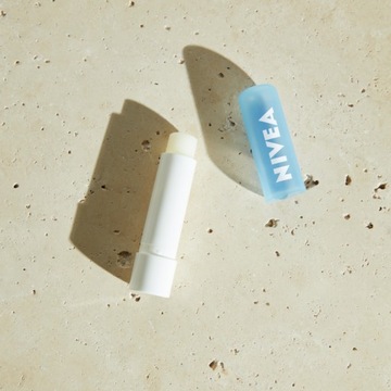 NIVEA HYDRO CARE Защитная помада с фильтром SPF 15, 4,8 г