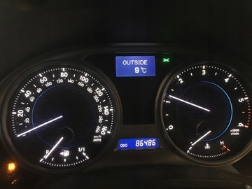 LEXUS IS II IS220 2.2 D 06 WAZ TRUBKA CHLADIČŮ