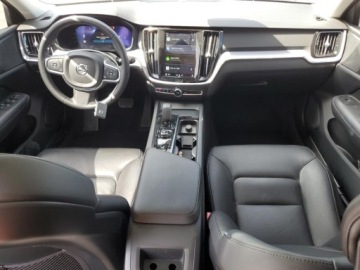 Volvo S60 III 2024 Volvo S60 Core 2024 2.0l 2.0 Benzyna 247KM, zdjęcie 8