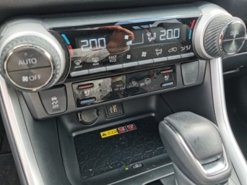 Toyota RAV4 V SUV Plug-In Facelifting 2.5 Hybrid Dynamic Force 306KM 2024 Toyota RAV4 2.5 Plug-In Hybrid Style 4x4 V (2018-), zdjęcie 25