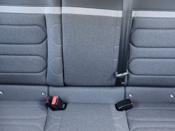 Citroen C4 III SUV 1.2 PureTech 130KM 2021 Citroen C4 1.2 PureTech, Salon Polska, Serwis ASO, zdjęcie 9