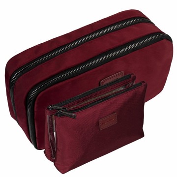 Бархатная женская косметичка бордового цвета.