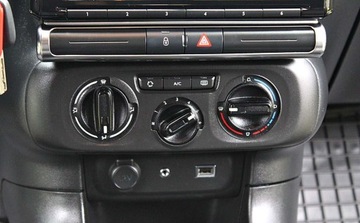 Citroen C3 III Hatchback 1.2 PureTech 110KM 2018 Citroen C3 1.2 i Gwarancja 1 rok Led Tempomat Asystent pasa ruchu, zdjęcie 20