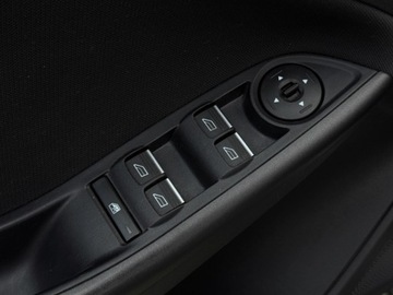 Ford Focus III Sedan Facelifting 1.0 EcoBoost 125KM 2016 Ford Focus 1.0 B 125 KM Salon PL Alu PDC Climatronic Gwarancja SSU, zdjęcie 17