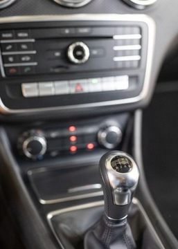 Mercedes Klasa A W176 Hatchback 5d Facelifting 180 122KM 2017 Mercedes-Benz Klasa A 180 Style 1.6 Benzyna 122KM, zdjęcie 18