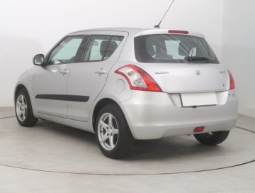 Suzuki Swift V Hatchback 3d Facelifting 1.2 VVT 94KM 2014 Suzuki Swift 1.2, Salon Polska, Serwis ASO, Klima, zdjęcie 3