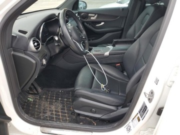 Mercedes GLC C254/X254 2022 Mercedes-Benz GLC 300 4Matic 2022 2.0l 2.0 Benzyna 255KM, zdjęcie 7