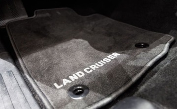 Toyota Land Cruiser VII Terenowy 3d 2.8 D-4D 177KM 2020 Toyota Land Cruiser LC 2.8 D-4D Premium aut 2.8 Diesel 177KM, zdjęcie 25