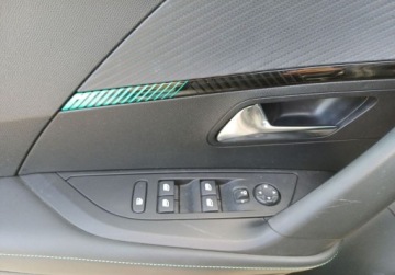 Peugeot 2008 II e-SUV Elektryczny 50kWh 136KM 2023 Peugeot 2008 87 e-2008 Allure Pack 136 KM I wl. Gwarancja FV23, zdjęcie 20