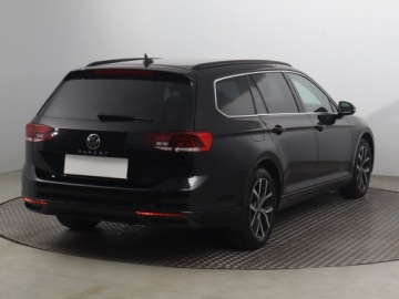 Volkswagen Passat B8 Variant Facelifting 2.0 TDI SCR 150KM 2022 VW Passat 2.0 TDI, Salon Polska, 1. Właściciel, zdjęcie 4